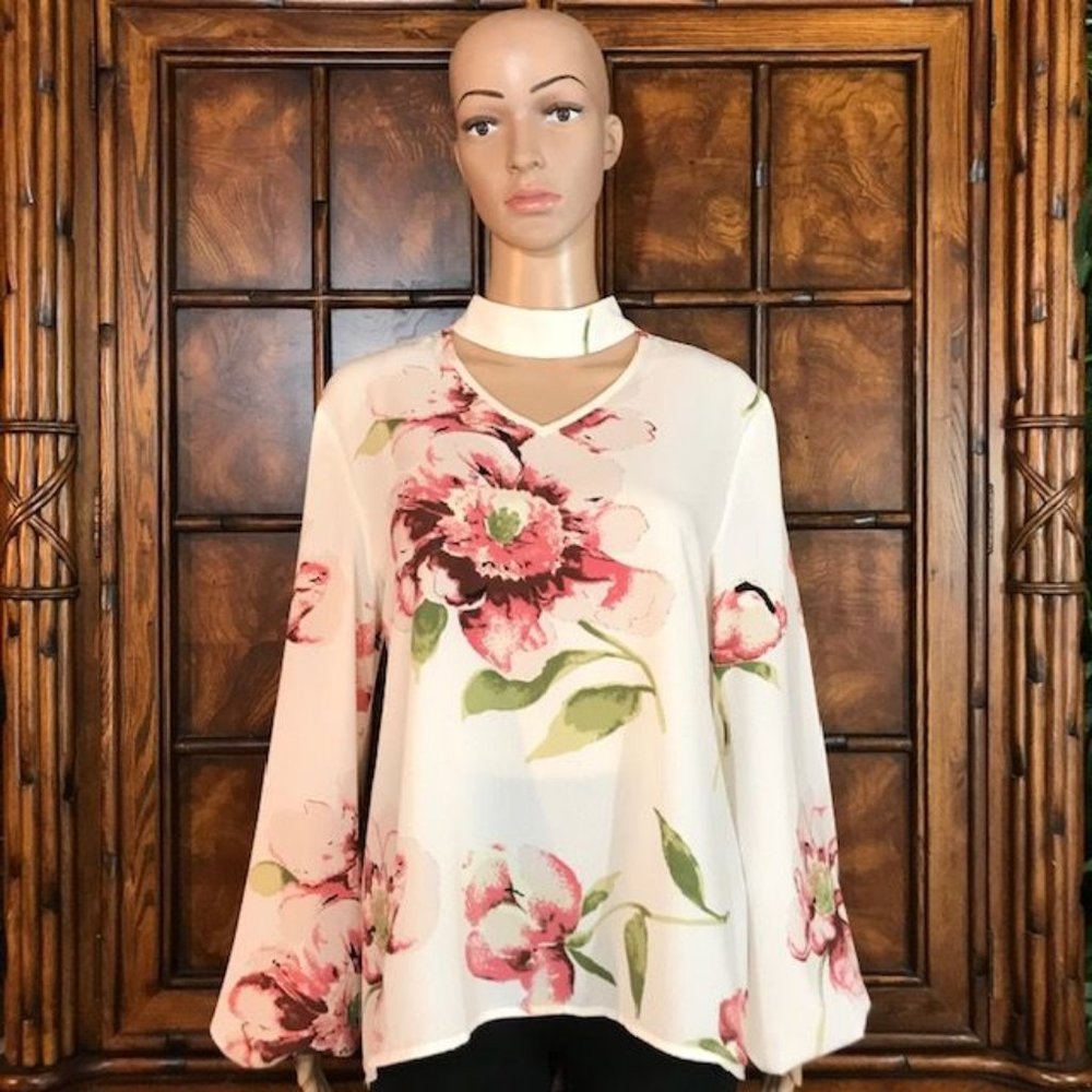 English Garden Keyhole Balloon Sleeve Hi Low Blouse